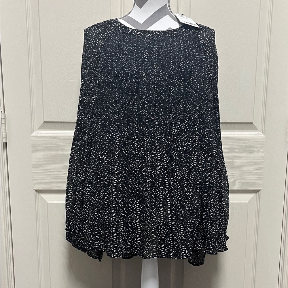 DR2 Black and White Patterned Blouse